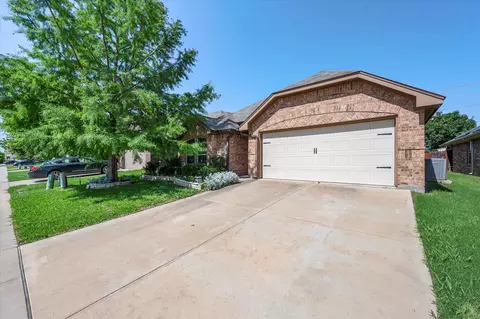 5925 Black Bass Dr, Fort Worth, TX 76179