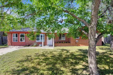 2005 12th St, Mineral Wells, TX 76067