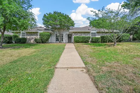 210 Winding Creek Dr, Highland Village, TX 75077