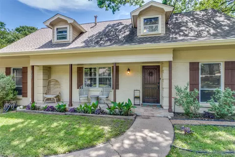 903 N Bowen Rd, Arlington, TX 76012
