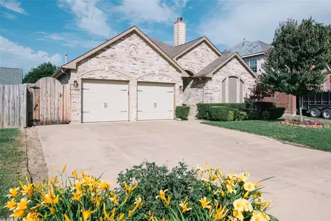7868 Teal Dr, Fort Worth, TX 76137