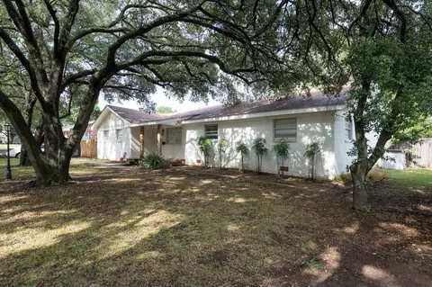 408 N Glenn, Henrietta, TX 76365