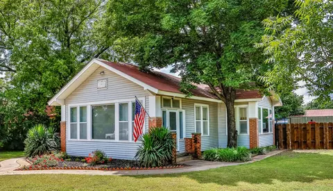 309 N Pecan St, Muenster, TX 76252