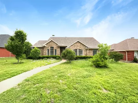 1305 Cardigan St, Garland, TX 75040