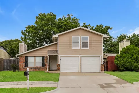 3608 Daniel Dr, Arlington, TX 76014