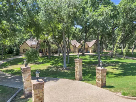 4160 Stonewood Cir, Midlothian, TX 76065