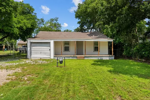 8812 Spaugh Ct, White Settlement, TX 76108