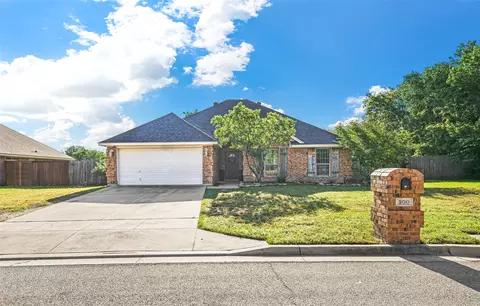 300 Westgate Dr, Aledo, TX 76008