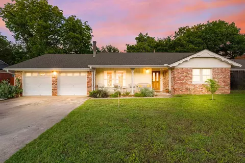 1219 Park Center St, Benbrook, TX 76126