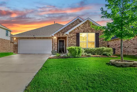 1605 Millican Ln, Aubrey, TX 76227