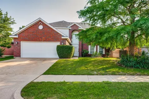 205 Ember Glen Dr, Arlington, TX 76018