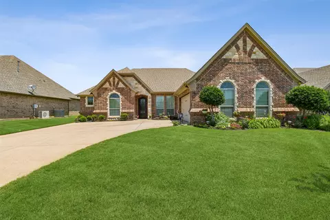 3609 Abes Landing Dr, Granbury, TX 76049