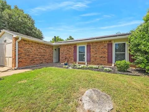7201 Lancashire Dr, North Richland Hills, TX 76182