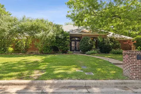 3463 Lantern Hollow St, Fort Worth, TX 76109