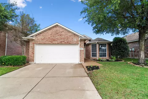 10621 Foothill Dr, Fort Worth, TX 76131