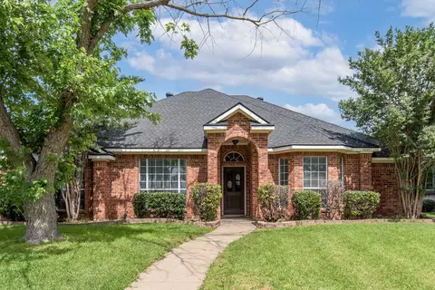 6101 Hawkeye Rd, Rowlett, TX 75089