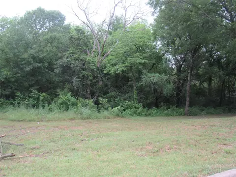 809 Waterloo Lake Dr, Denison, TX 75020