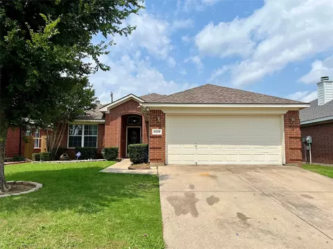 2028 Kingsbrook Trl, Fort Worth, TX 76120