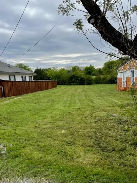 121 Roosevelt St, Garland, TX 75042