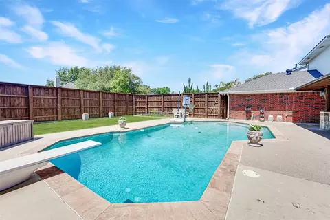906 Heatherwood Dr, Wylie, TX 75098