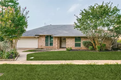 804 Glenn Dr, Euless, TX 76039