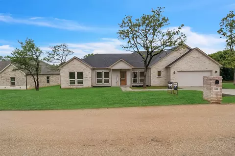 830 Haynie Dr, Runaway Bay, TX 76426