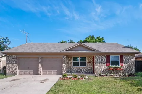 1313 Meadowcrest Dr, Plano, TX 75075