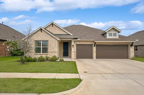 5408 High Pointe Dr, Haltom City, TX 76137