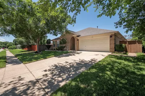 6624 Big Springs Dr, Arlington, TX 76001