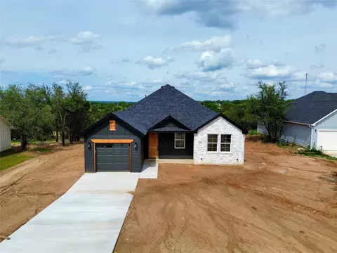5611 N Lakeside Hills Ct, Granbury, TX 76048