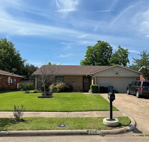 1602 Greywood Dr, Mesquite, TX 75149