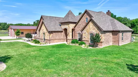 156 Spring Meadow Dr, Springtown, TX 76082