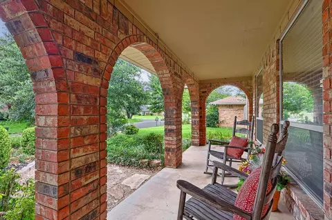 2320 Georgetown Dr, Denton, TX 76201