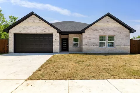 2815 Sydney St, Fort Worth, TX 76105