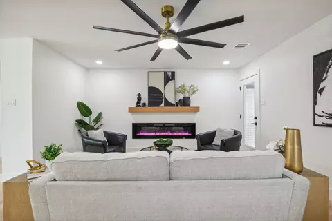2312 Saint Francis Ave, Dallas, TX 75228