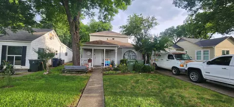 402 W Avenue Ave E, Garland, TX 75040