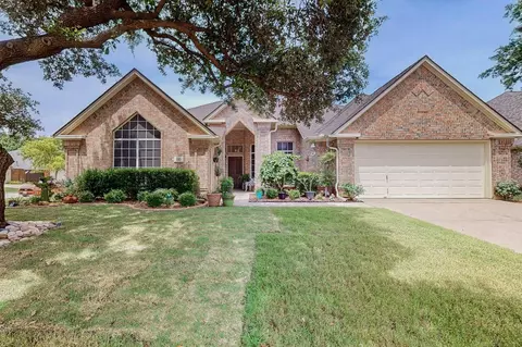 110 Pinion Dr, Euless, TX 76039