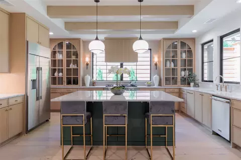 9527 Peninsula Dr, Dallas, TX 75218