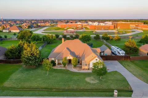 3330 Monarch Ln, Midlothian, TX 76065