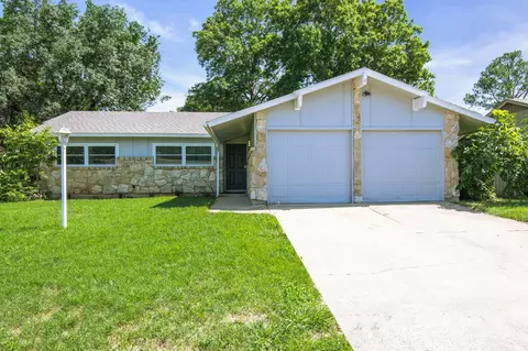 629 Meadowcrest Dr, Crowley, TX 76036