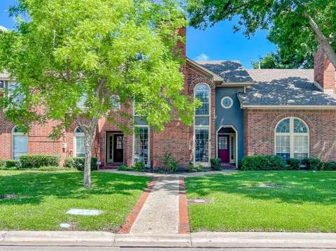 236 Cobblestone Row, Denton, TX 76207