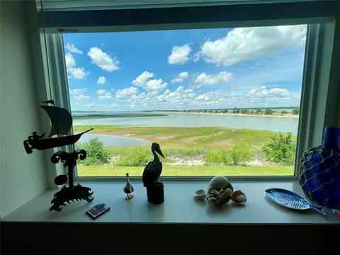 110 Harbor Dr #211, Runaway Bay, TX 76426