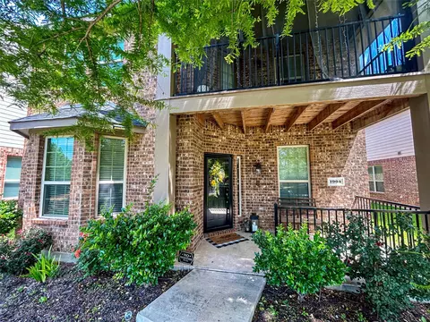 1904 Parkside Mews, Lancaster, TX 75146
