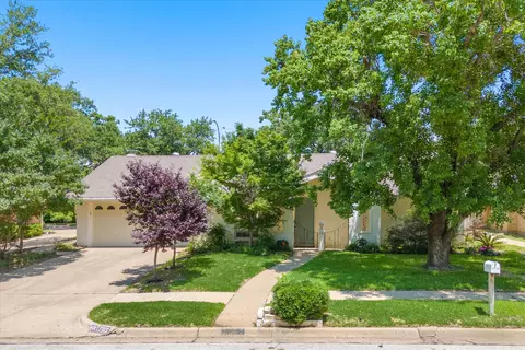 1705 Park Hill Dr, Arlington, TX 76012