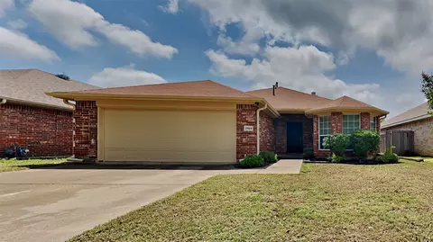 2324 Hummingbird Way, Mesquite, TX 75181