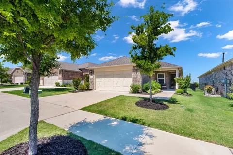 7636 Rampart Dr, Aubrey, TX 76227