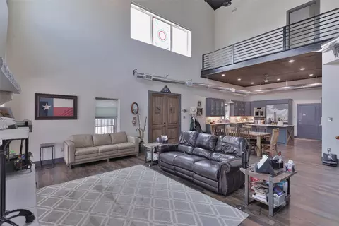 Living - 531 Apache Ln, Abilene, TX 79601 photo 1 of 1