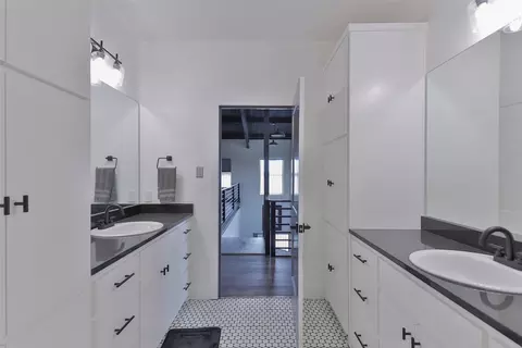 Bath - 531 Apache Ln, Abilene, TX 79601 photo 7 of 8