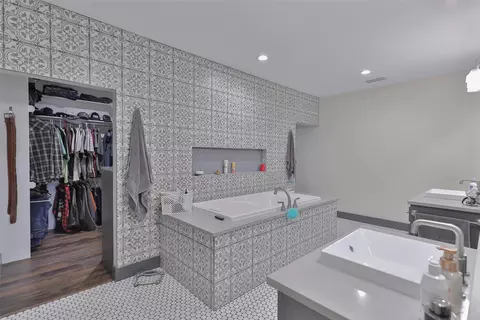 Bath - 531 Apache Ln, Abilene, TX 79601 photo 2 of 8