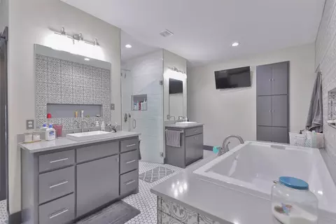 Bath - 531 Apache Ln, Abilene, TX 79601 photo 4 of 8